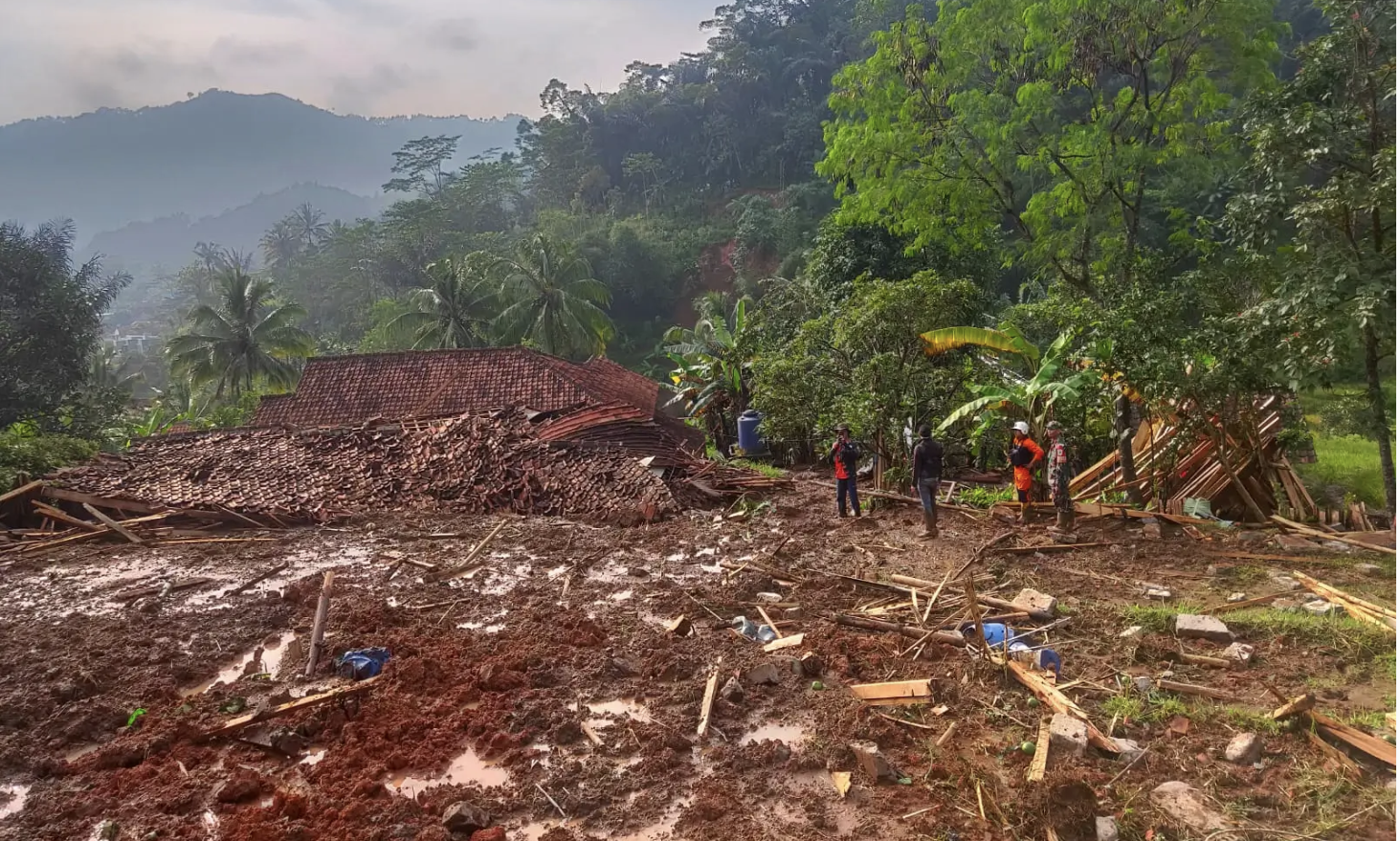 Open Donasi: Banjir Bandang Sirnagalih, Cijambu, Cibenda Kecamatan Cipongkor